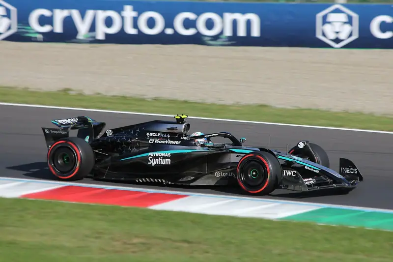 Mercedes F1 : monoplace en action sur la piste (2025)