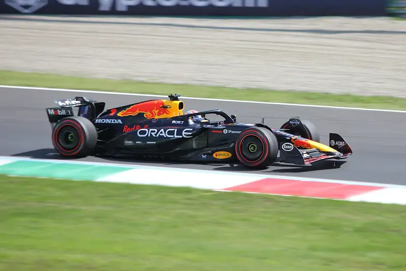 Red Bull F1 : monoplace en action sur la piste (2025)
