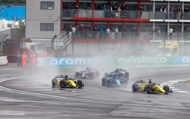 Formula 2 / Formula 3 : monoplace en action sur la piste (2024)