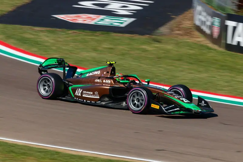 Formula 2 / Formula 3: single-seater in action on track (2025)
