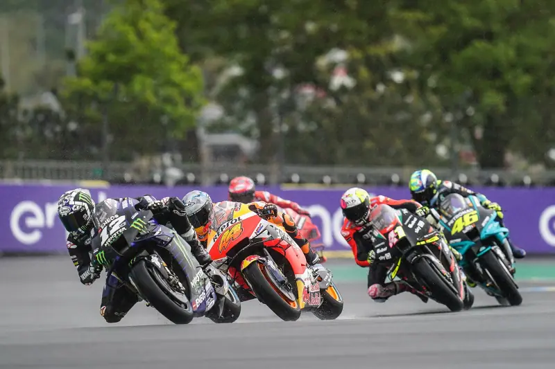 Aprilia RS-GP MotoGP : bike in action on track (2021)