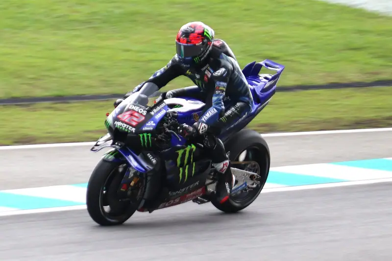 Yamaha YZR-M1 MotoGP : moto en action sur la piste (2025)