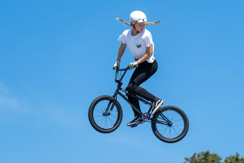 MTB / BMX: bike in full action (2022)